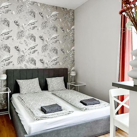 T32 Central Modern Suites Будапеща Екстериор снимка