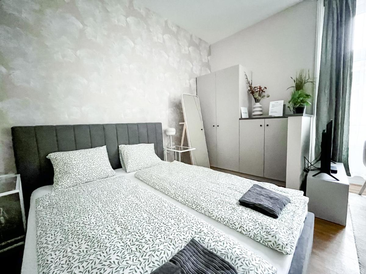 T32 Central Modern Suites Будапеща Екстериор снимка