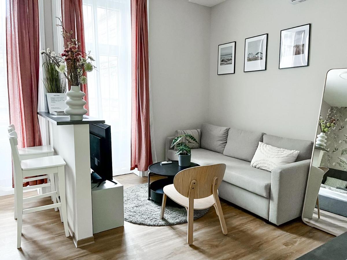 T32 Central Modern Suites Будапеща Екстериор снимка