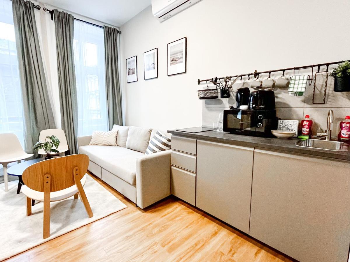 T32 Central Modern Suites Будапеща Екстериор снимка