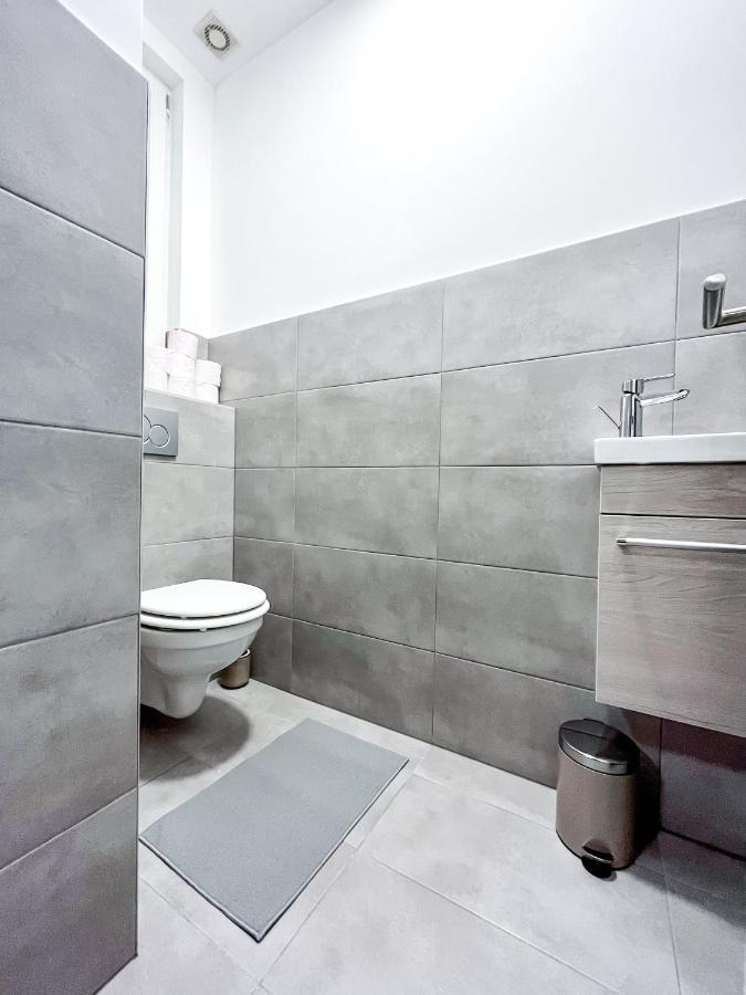 T32 Central Modern Suites Будапеща Екстериор снимка
