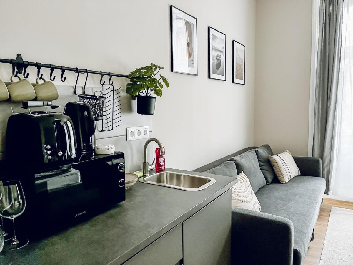 T32 Central Modern Suites Будапеща Екстериор снимка
