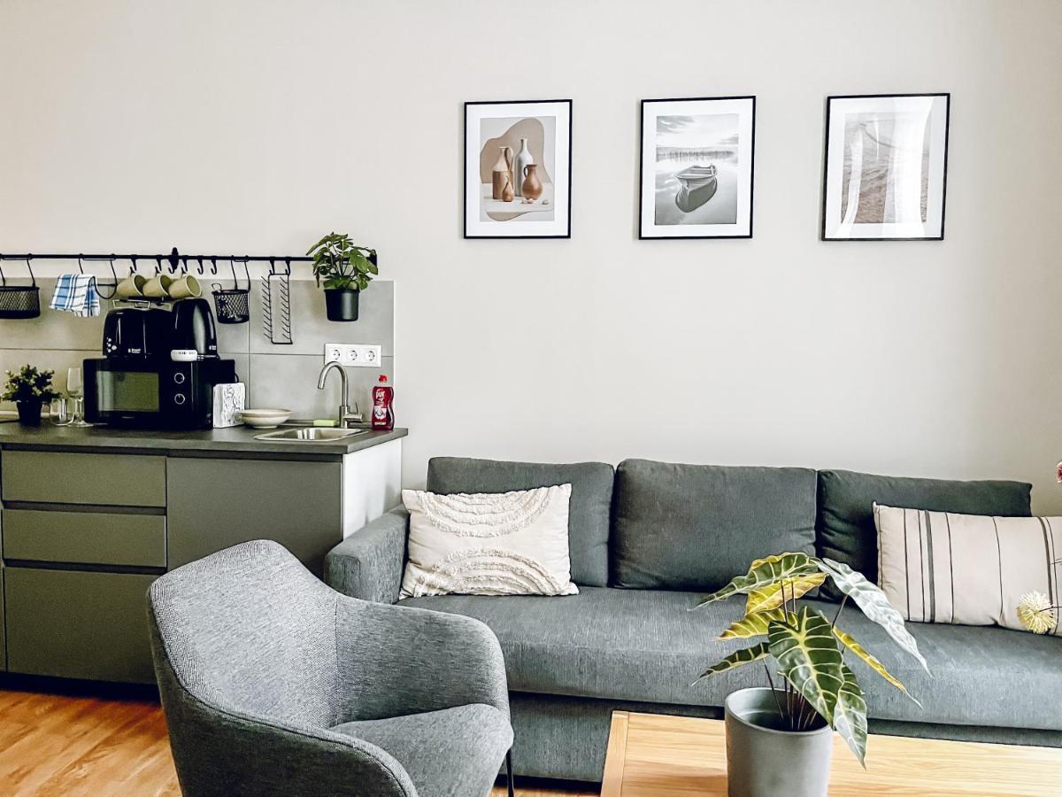 T32 Central Modern Suites Будапеща Екстериор снимка