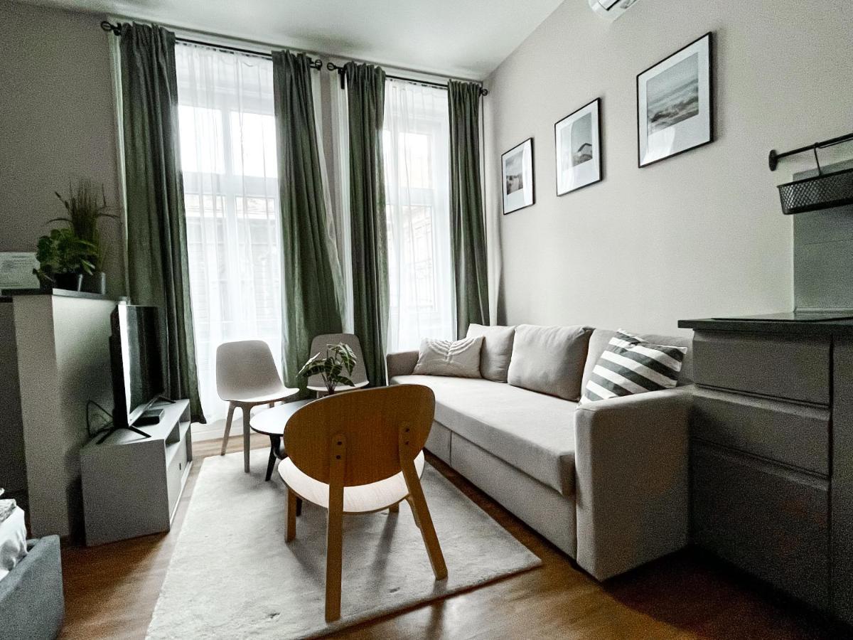 T32 Central Modern Suites Будапеща Екстериор снимка