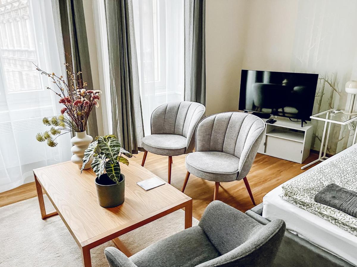 T32 Central Modern Suites Будапеща Екстериор снимка