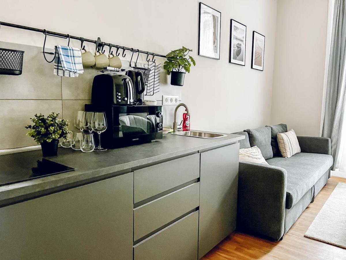 T32 Central Modern Suites Будапеща Екстериор снимка