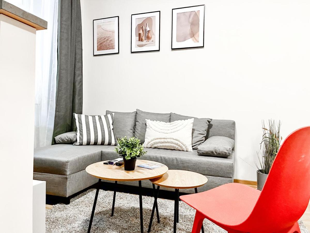 T32 Central Modern Suites Будапеща Екстериор снимка