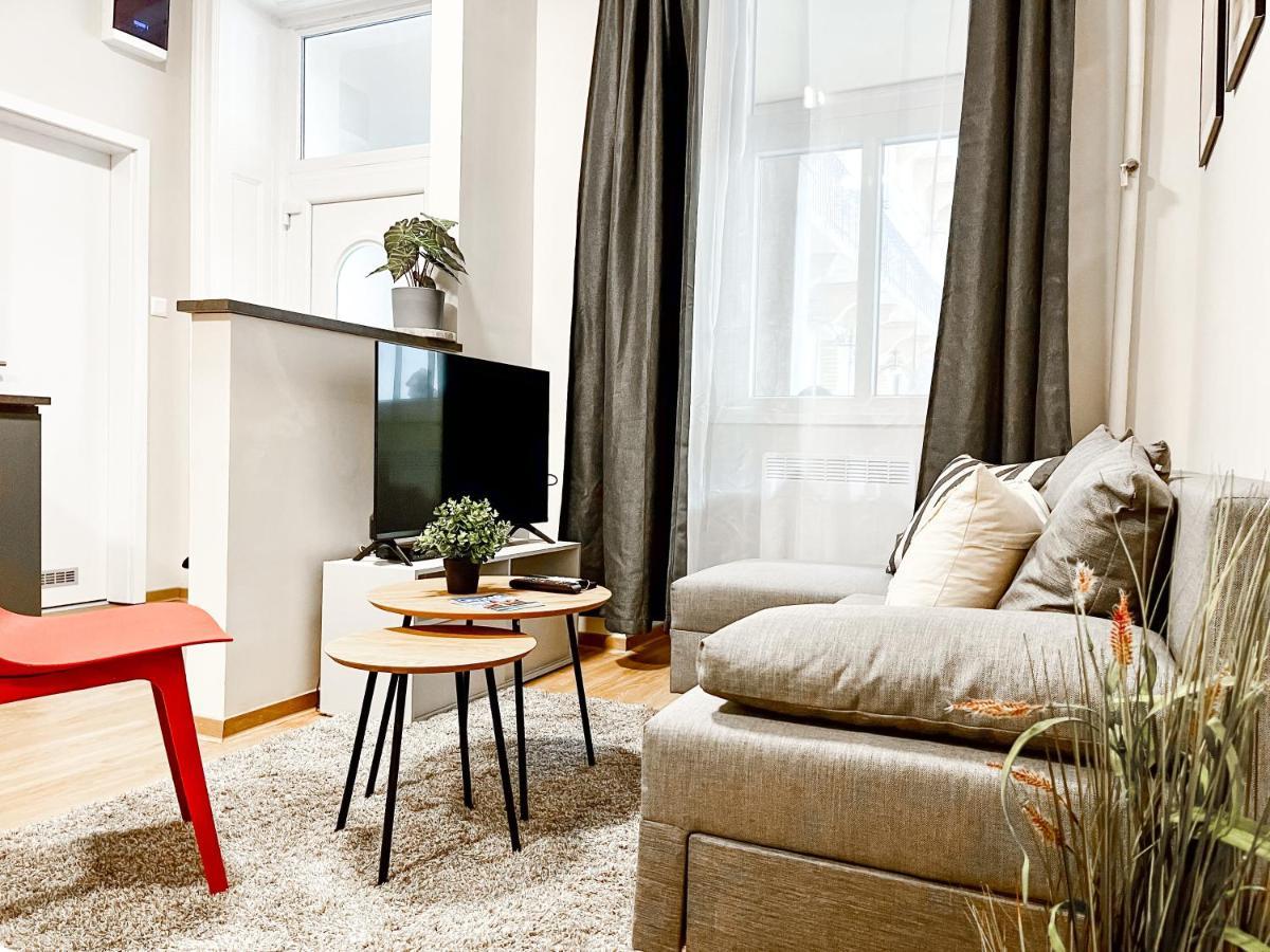 T32 Central Modern Suites Будапеща Екстериор снимка