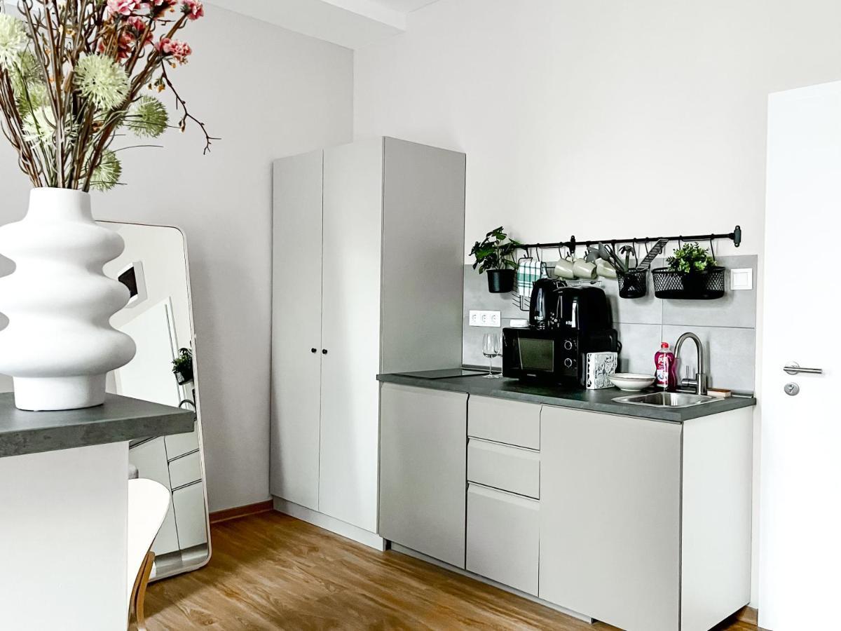 T32 Central Modern Suites Будапеща Екстериор снимка
